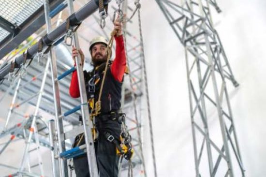 Curso de trabajos en altura en Asturias | Formación homologada en prevención de riesgos | Grupo Roxu