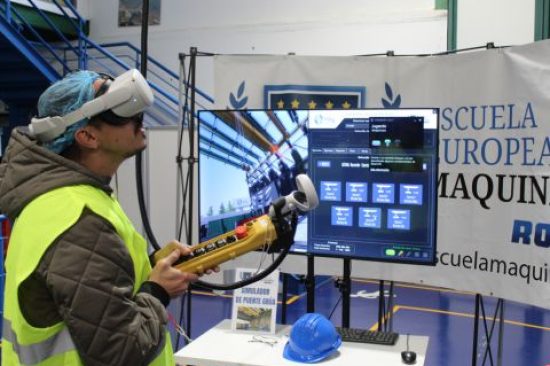 Curso de puente grúa con simuladores en Asturias | Formación certificada en manejo de grúas | Grupo Roxu